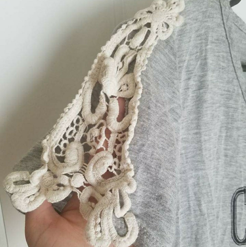 Threads Tee - Picture 2 of 2