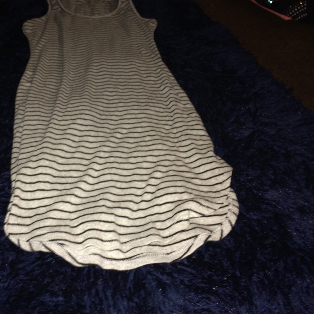 Dress - Picture 2 of 4