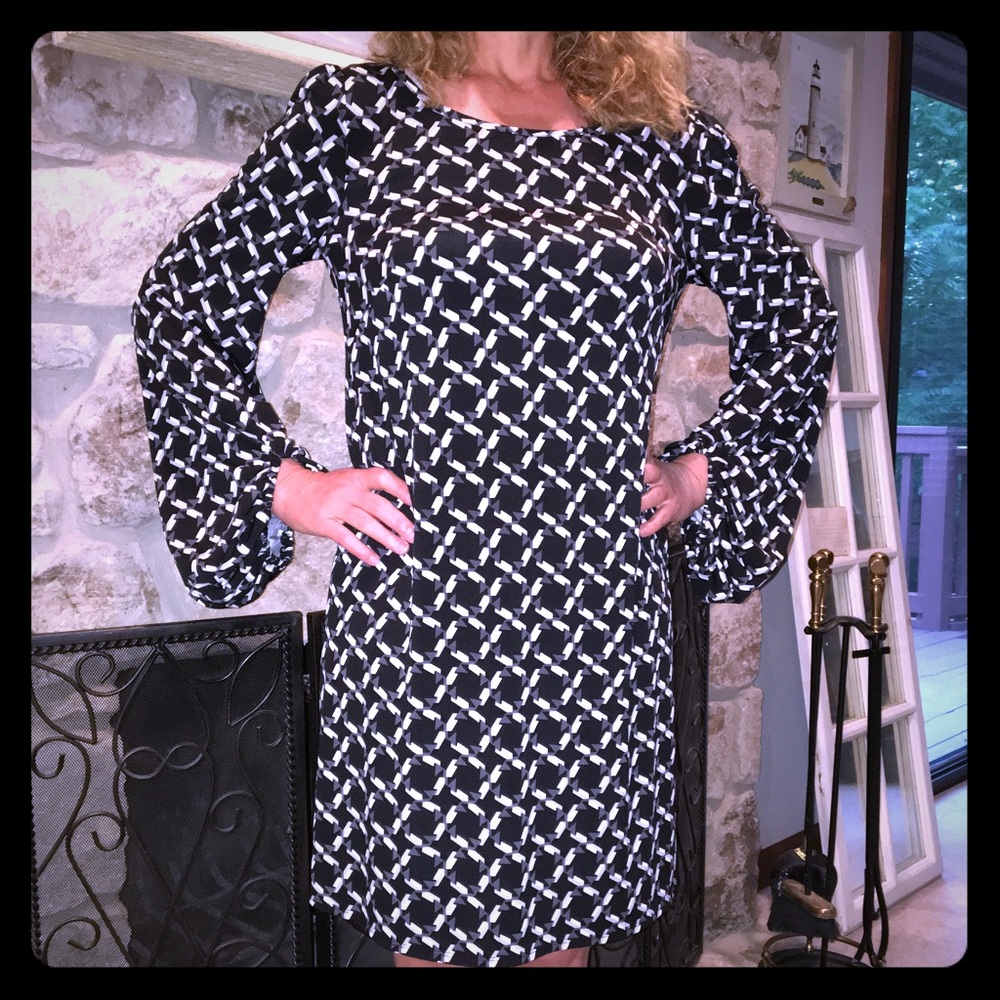 Laundry by Shelli Segal Bell Sleeve Dress