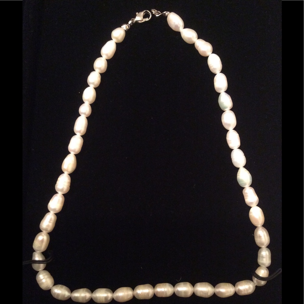 🎈PRICE DROP🎈 R.H. Macy's Pearl Necklace