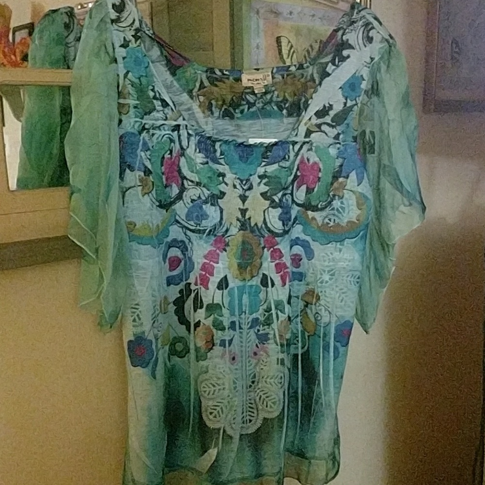Trippy multi colored blouse