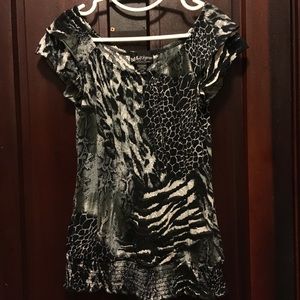 PreOwned ruffle blouse. Size large