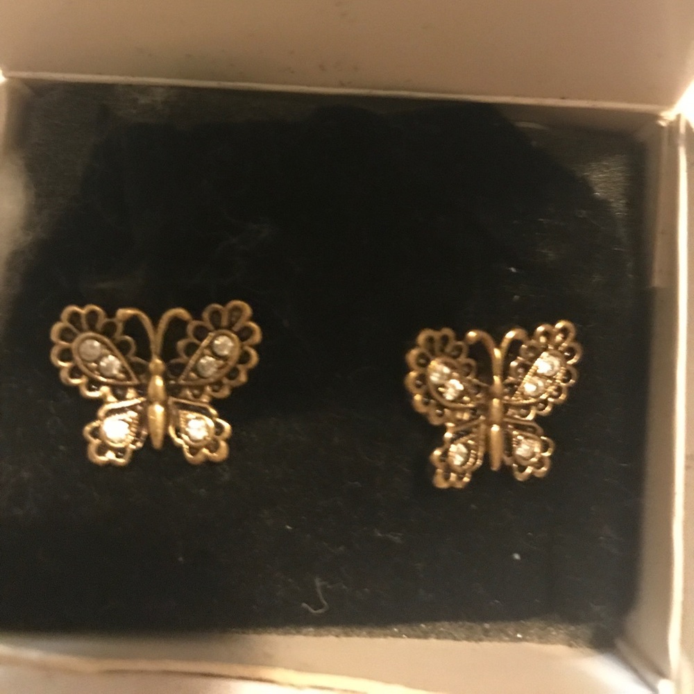 Never worn vintage unique Avon butterfly earrings