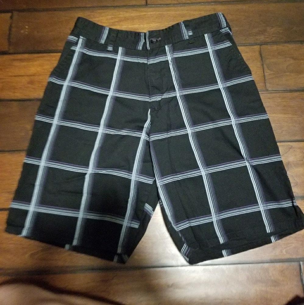 OP 36 Mens Short Black White Purple Plaid
