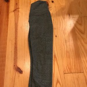 Lululemon wunder under hi rise crop size 4