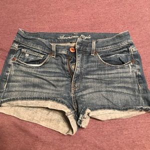 High waisted American Eagle jean shorts. Size 6