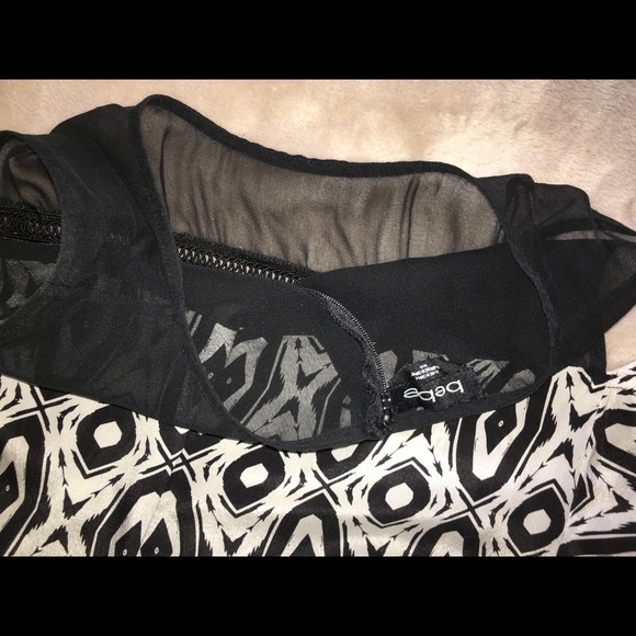 White and black printed top - Picture 2 of 4