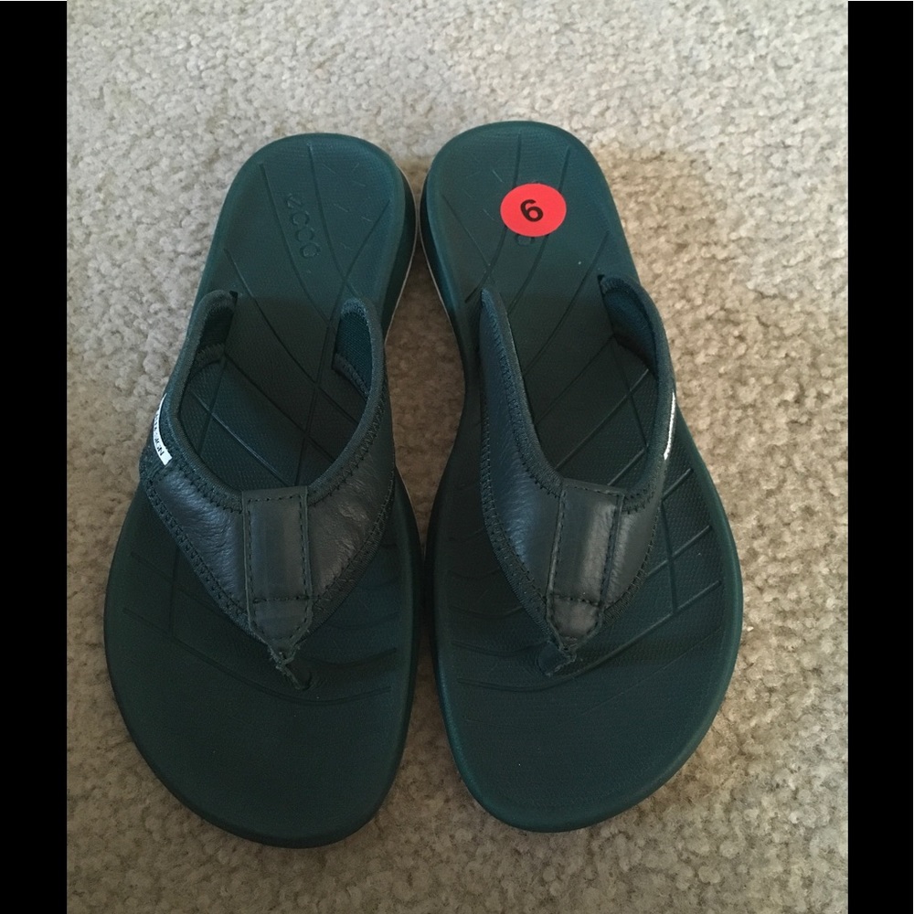 ecco unisex flip flops