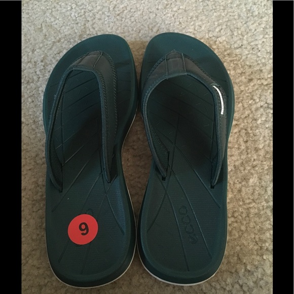 ecco unisex flip flops - Picture 2 of 4