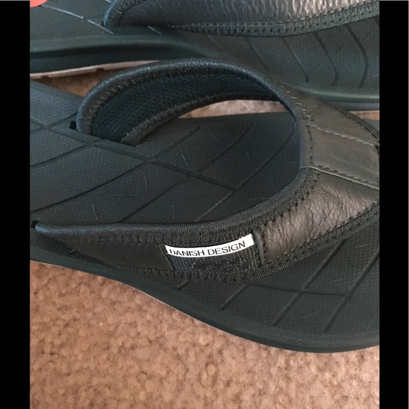 ecco unisex flip flops - Picture 3 of 4