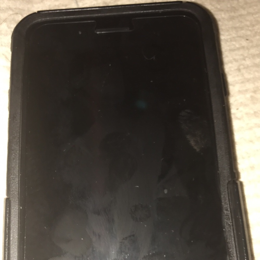 I phone 7 plus 32 Gigs
