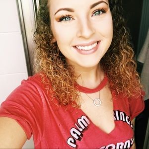 Meet your Posher, Alexis
