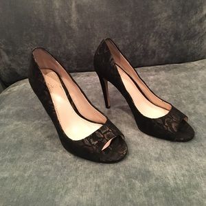 Black and blush Vince Camuto Heels