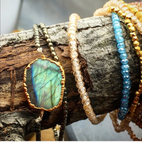 Matana Jewelry - Handmade Labradorite bracelet