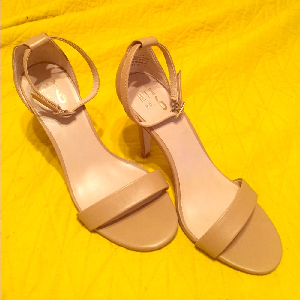 One strap nude sandals