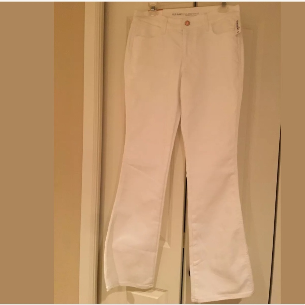 NEW OLD NAVY WHITE FLARE MID-RISE SIZE 8REG