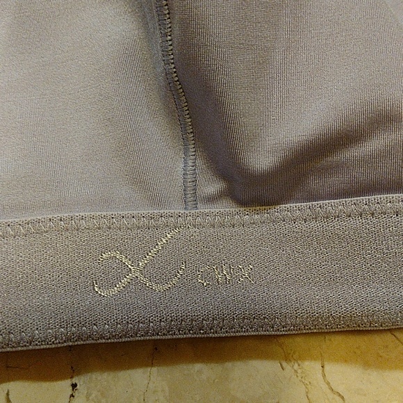 CW-X Women's Firm Support Sports Bra, 34 B/C - Picture 7 of 8