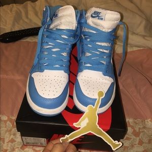 Jordan Retro 1 UNC