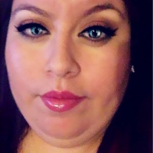 Meet your Posher, Jenn