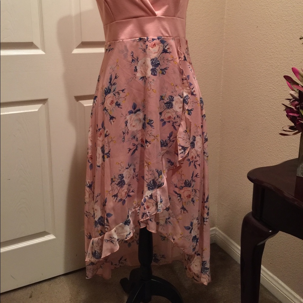 Dress - Picture 4 of 8