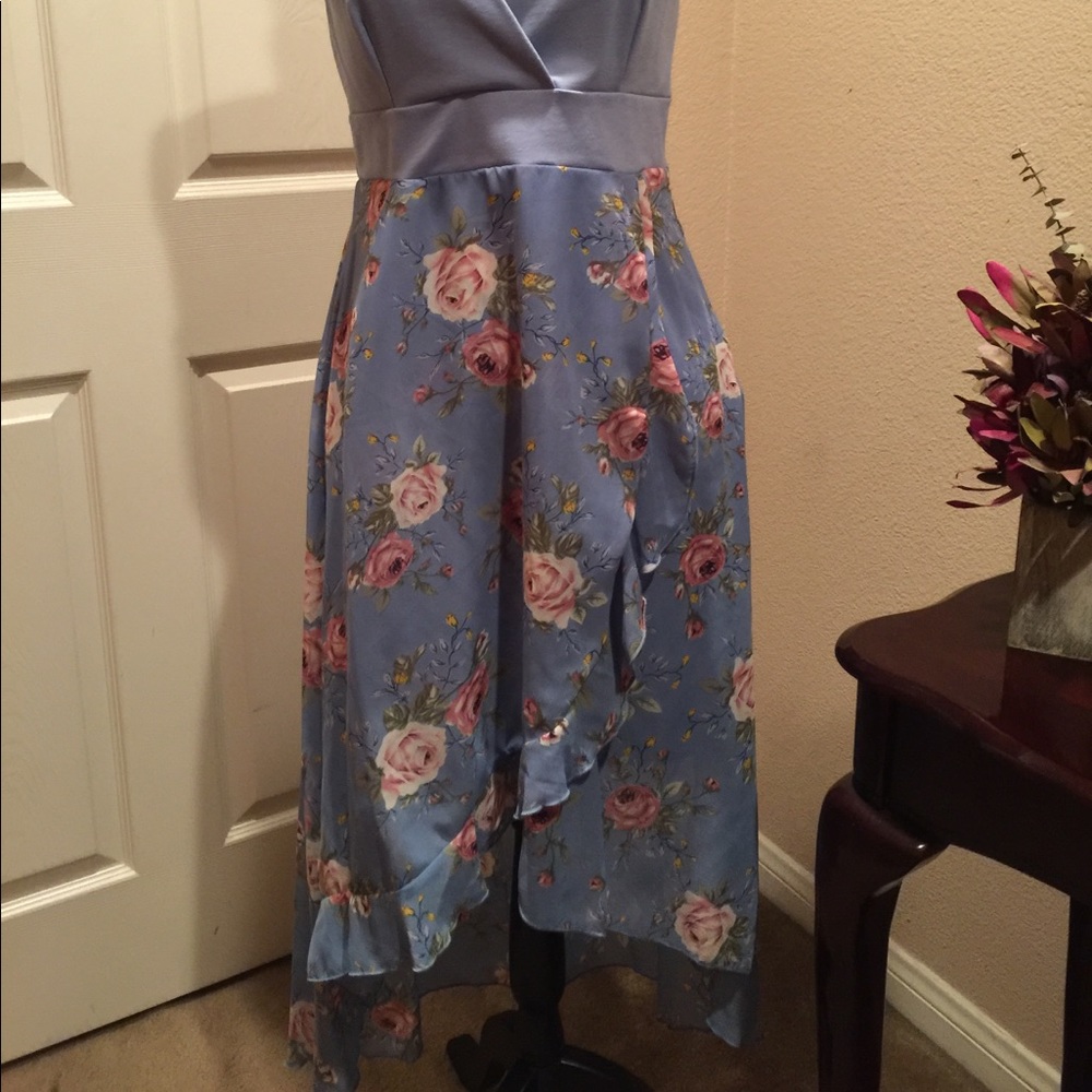 Dress - Picture 6 of 8