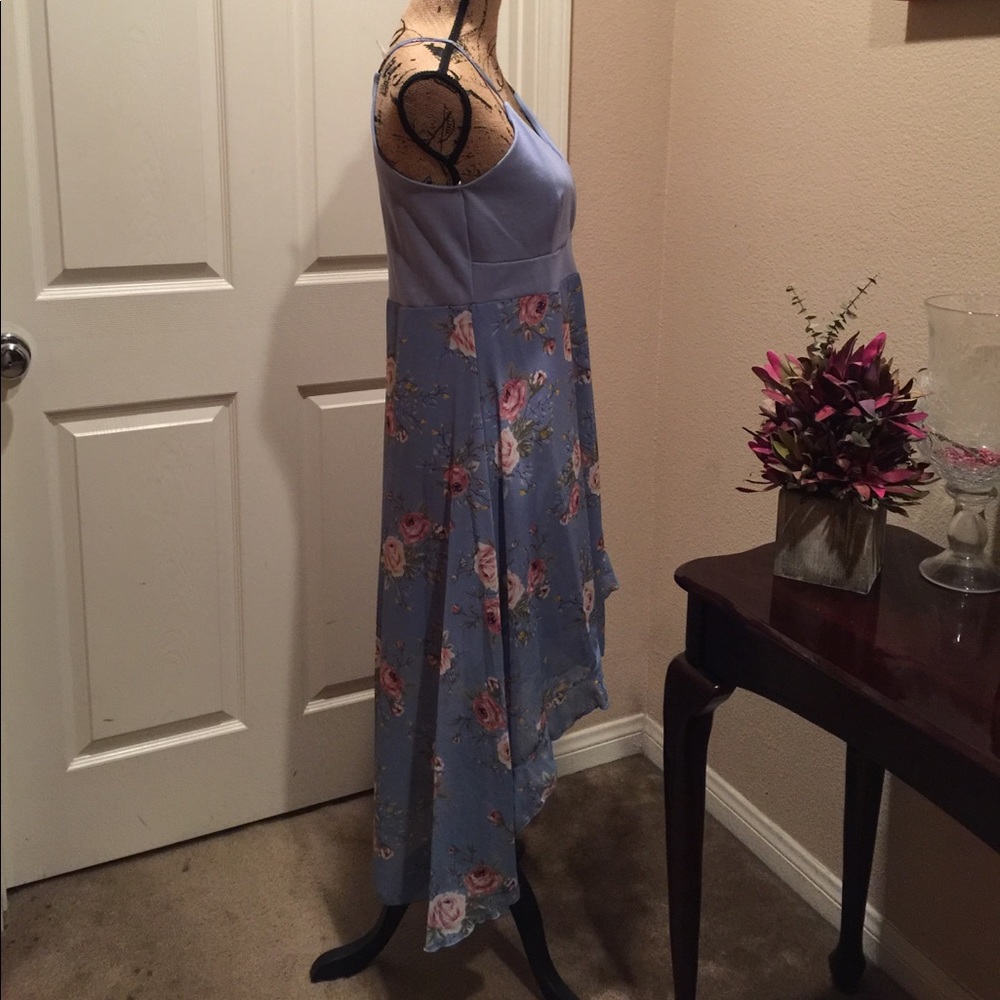 Dress - Picture 7 of 8