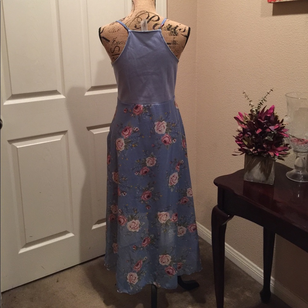 Dress - Picture 8 of 8