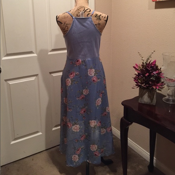 Dress - Picture 8 of 8