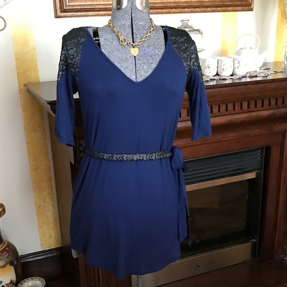 BKE boutique dress from The Buckle in navy blue