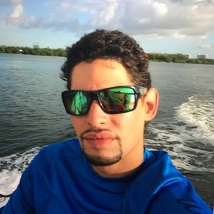 Meet your Posher, Manuel