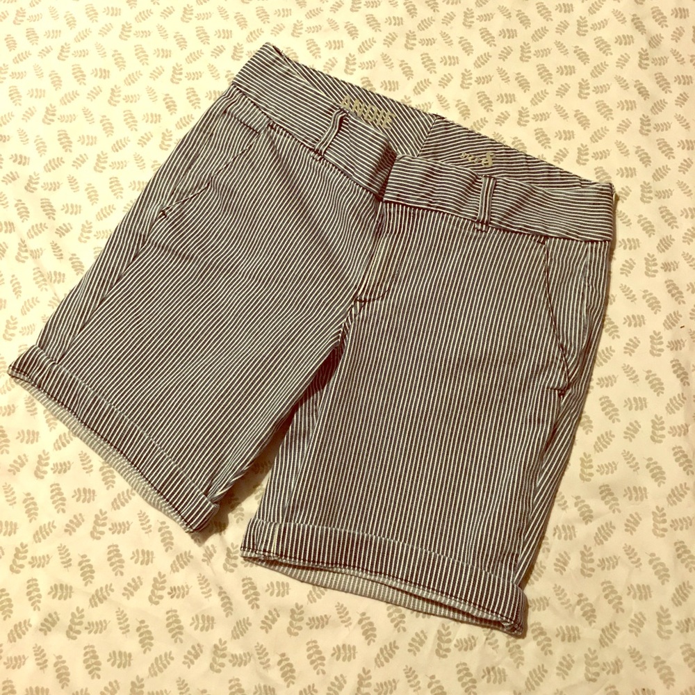 J. CREW BERMUDA SHORTS❤️