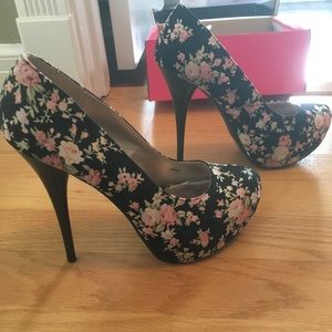 Floral heels size 7