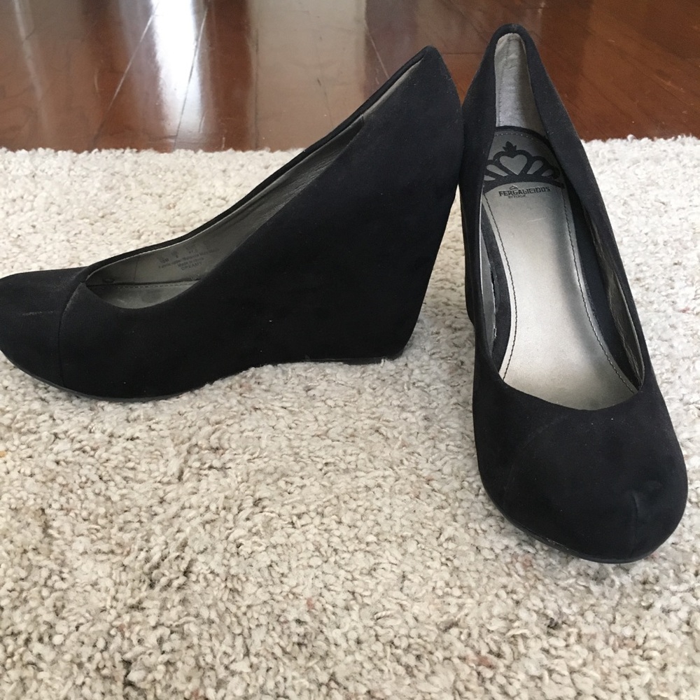 Black wedge heels