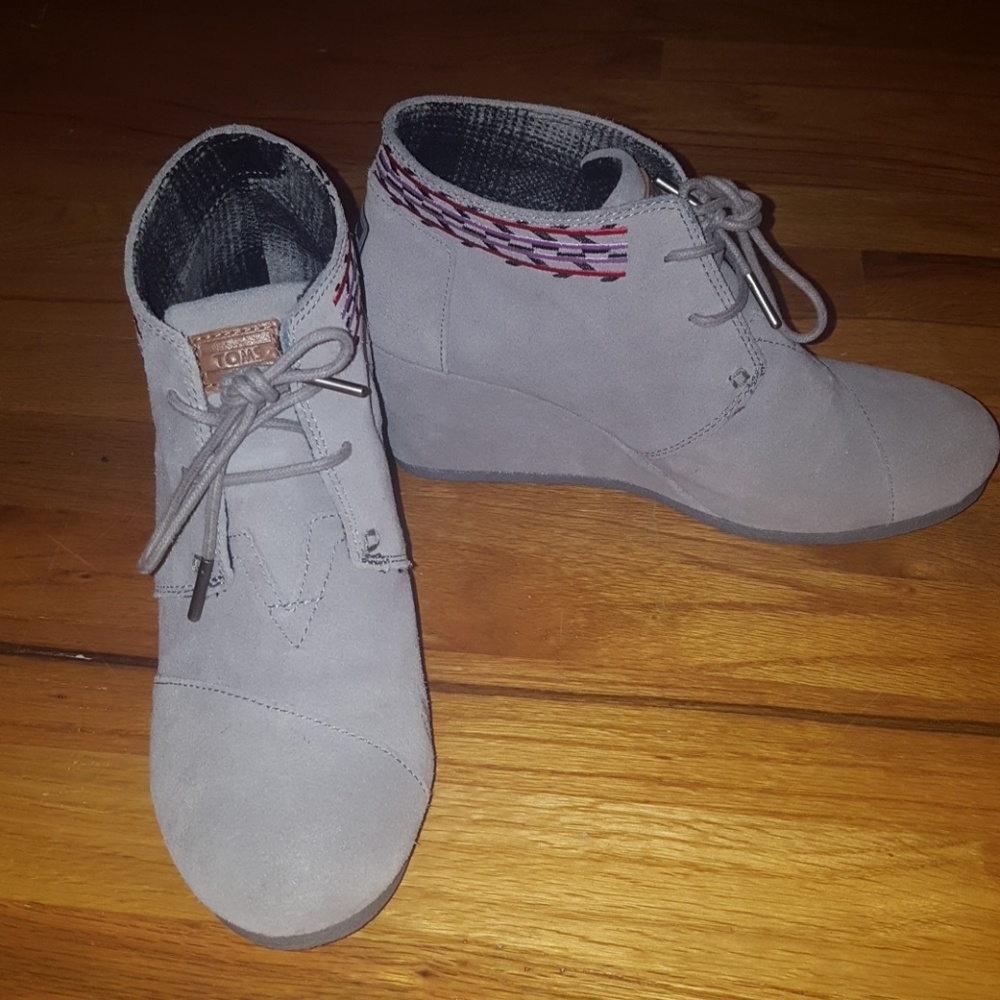Toms Wedge Booties