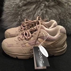 Vionic NWT