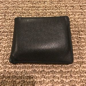 Authentic Men's LV taiga wallet