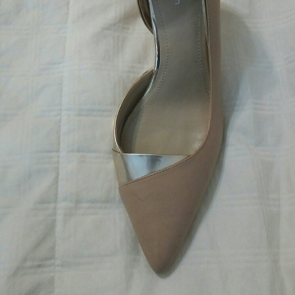 Calvin Klein pointy toe pumps size 10