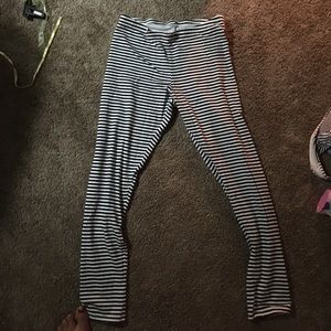 🛑STOP ON HOLD 🛑Black and white striped leggings