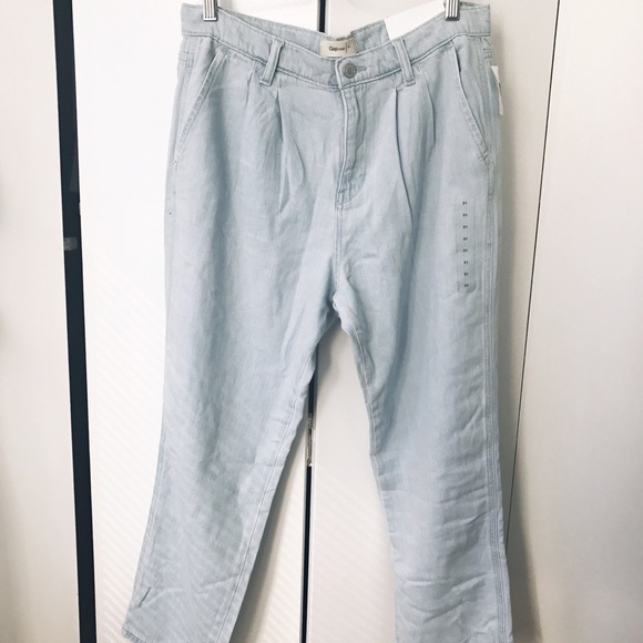GAP Vintage Style Light Wash Denim Pant - Picture 2 of 3