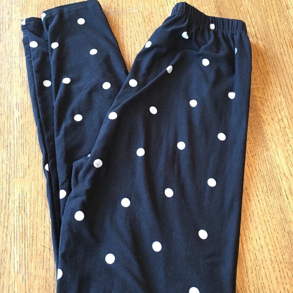 OS LuLaRoe black and white polka dot leggings!