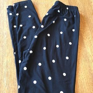 OS LuLaRoe black and white polka dot leggings!