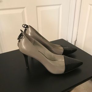 Grey and black dress pump