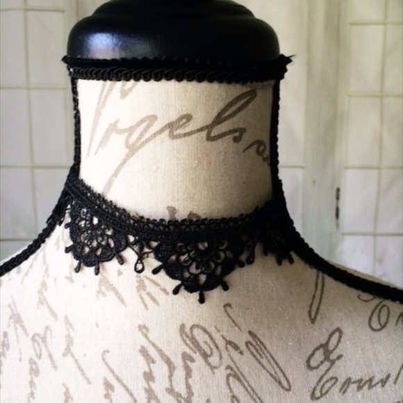 Flash Sale Black 3 Piece Choker Set NWT - Picture 4 of 7