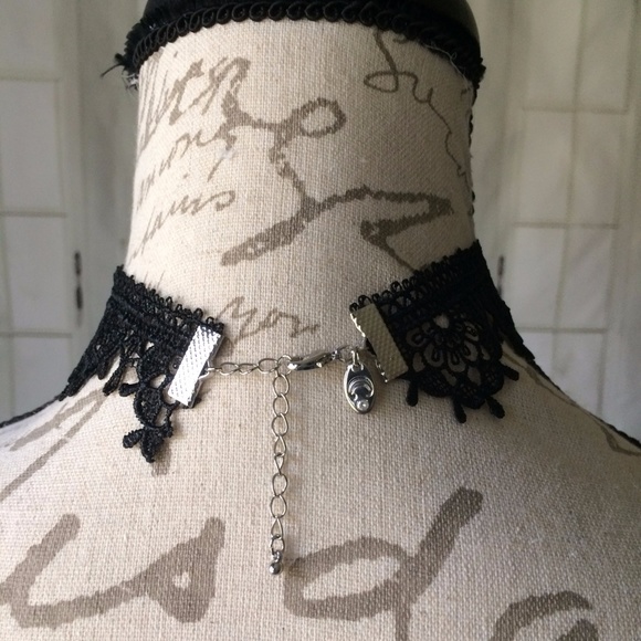 Flash Sale Black 3 Piece Choker Set NWT - Picture 5 of 7