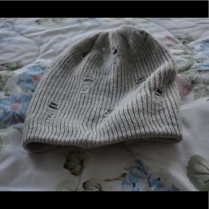 American Eagle distressed beanie