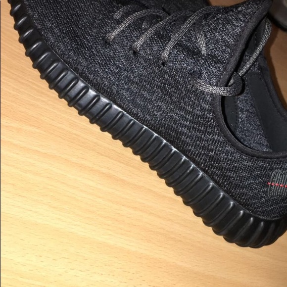 Yeezy Pirate Blacks Size 10