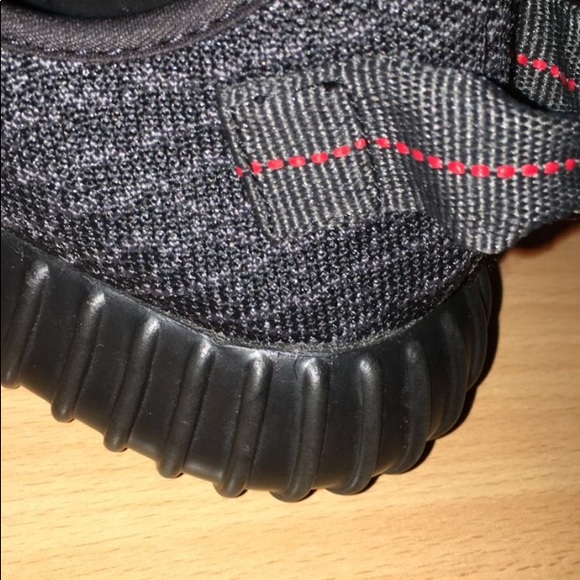 Yeezy Pirate Blacks Size 10
