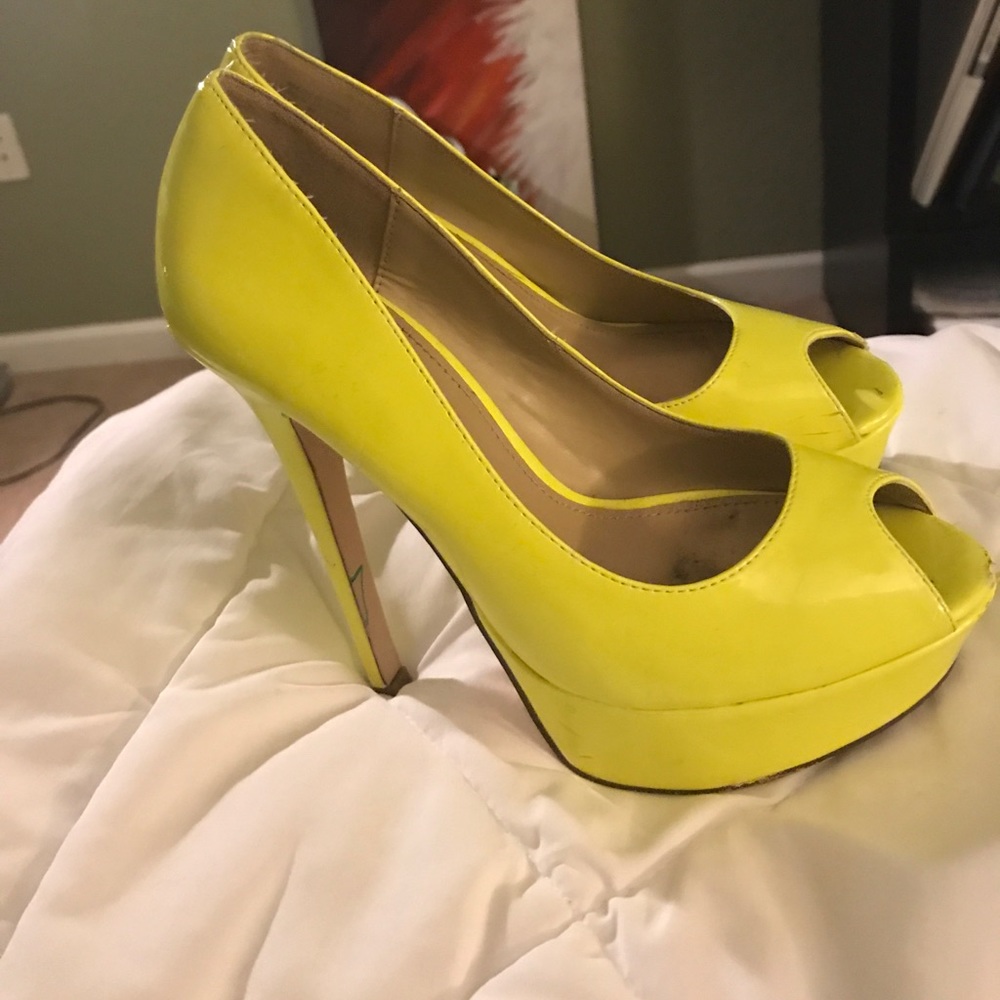 Aldo neon pumps