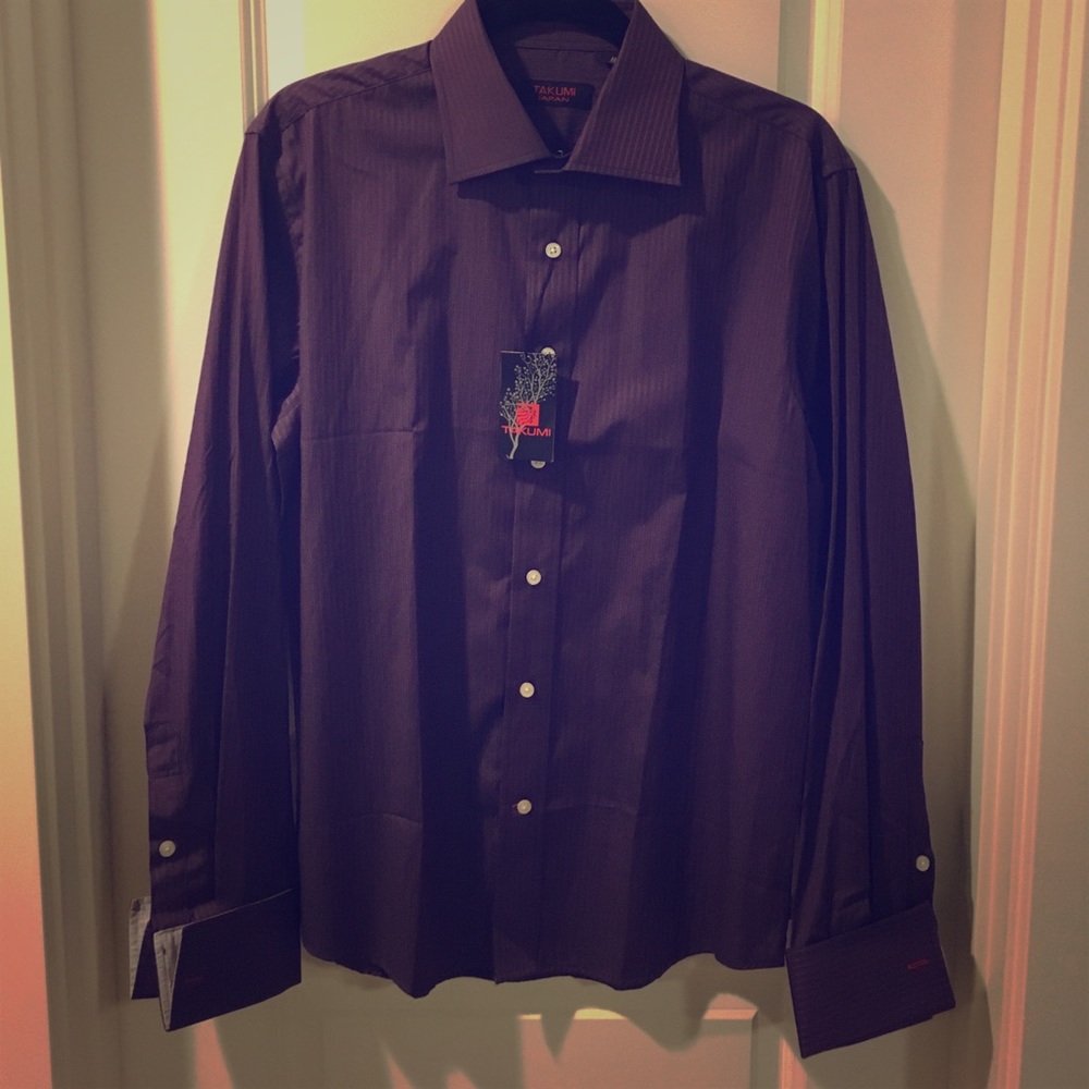 Men's sz m purple dress shirt.