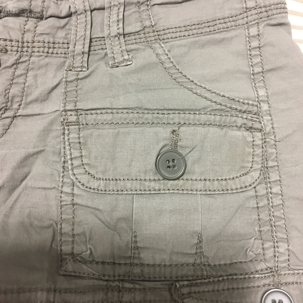 Shorts - Picture 2 of 4